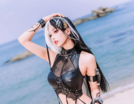 乳胶衣美女,乳胶衣美女生动演绎时尚与性感交融的视觉盛宴